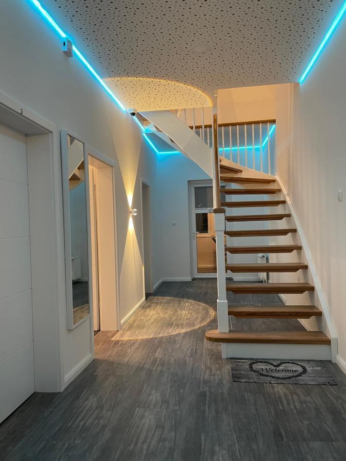 Citygluecknms - Direkt Am Bahnhof Und Einkaufszentrum Neumünster Esterno foto