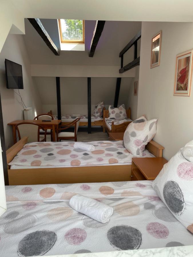Citygluecknms - Direkt Am Bahnhof Und Einkaufszentrum Neumünster Esterno foto