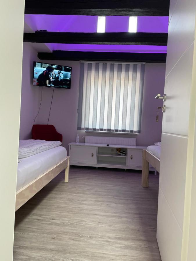 Citygluecknms - Direkt Am Bahnhof Und Einkaufszentrum Neumünster Esterno foto